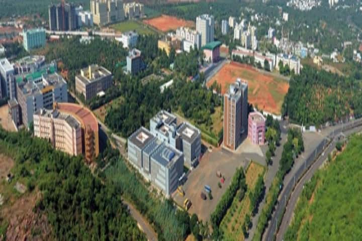 https://cache.careers360.mobi/media/colleges/social-media/media-gallery/5127/2020/11/26/Campus view of GITAM Institute of Technology Visakhapatnam_Campus-View.jpg